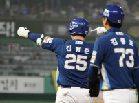 '[뉴스]'끝내기패 울분 풀었다' 12안타-10득점 맹폭 NC, SSG에 ‥ 뉴스기사 썸네일