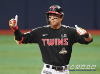 '[뉴스]니가 왜 거기서 나와? '박-류-천'이 톱3,  낯선 리더보드와 ‥ 뉴스기사 썸네일