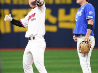 '[뉴스]'역전 2루타' 박수종 “어제부터 타이밍 나쁘지 않아, 부상 공백‥ 뉴스기사 썸네일