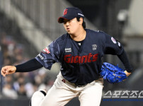 '[뉴스]'선발 무게감 압도적인데…' 오락가락 빗줄기 → 사령탑의 답답한 ‥ 뉴스기사 썸네일