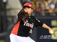 '[뉴스]12억 안긴 KIA 첫 FA 계약자가 사라졌다?…치료·재활 명단이 뭐길래 뉴스기사 썸네일