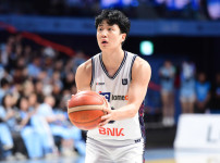 '[뉴스][KBL 챔프전] 뜨거운 슛 감각을 보여준 허웅의 자신감 “4차전 홈에서 우승할 수‥ 뉴스기사 썸네일
