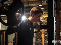 '[뉴스]'차량 전손 사고' 김원중, 연습경기 안 던진다 → “개막에는 어‥ 뉴스기사 썸네일