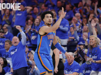 '[뉴스]18P 펑펑! 맥케인 활약 속 세컨 유닛 대결 앞선 OKC, 시리즈 2-0으로 치고‥ 뉴스기사 썸네일