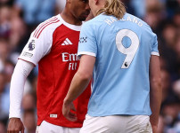 '[뉴스]“내가 넘어졌으면 마갈량이스 퇴장이었어!“ '짜릿 결승골' 홀란,‥ 뉴스기사 썸네일