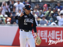 '[뉴스]“어쩌겠어요. 4명 쓸수는…“ 폰세급 에이스 향한 6주의 기다림, '눈물의‥ 뉴스기사 썸네일