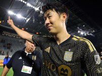 '[뉴스][오피셜]역시 최고스타! 손흥민, 2026시즌 연봉 166억원 받는다...'‥ 뉴스기사 썸네일