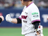 '[뉴스]“분명 골절이라 생각“ KIA도 깜짝 놀란 부상, 하늘이 도왔다…대타는 바로 가능하‥ 뉴스기사 썸네일