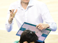 '[뉴스]분위기 반전 필요한 김주성 감독 "선수들의 의지가 보인다" 뉴스기사 썸네일