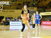 '[뉴스][W챔프] 정규리그 1위 KB에게 닥친 챔프전 악재, 박지수 발목 부상으로 인한 결‥ 뉴스기사 썸네일