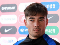 '[뉴스]'한국 최초 혼혈 국대' 카스트로프 월드컵 앞두고 싸웠다...훈련‥ 뉴스기사 썸네일