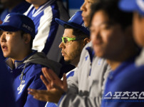 '[뉴스]진짜 너무하네! 삼성 7연승은 첫승 특별 신고기간, 축제 소외된 딱 한 선수만 빼고‥ 뉴스기사 썸네일