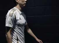 '[뉴스]미쳤다! '韓 축구 역사' 손흥민, 당장 은퇴해도 문제 없네...‥ 뉴스기사 썸네일