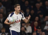 '[뉴스]“너, 감독 지시 자꾸 무시하면 빅클럽 못 간다“ 태도 논란에 휩싸인 토트넘 부주장‥ 뉴스기사 썸네일