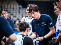 '[뉴스][W 농구월드컵] 이변 만들어낸 여자 대표팀 박수호 감독 “수비 변형 효과적이었다” 뉴스기사 썸네일