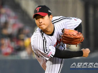 '[뉴스]'2G 연속 실점? 문제없다' 153km 사이드암 1이닝 2K 완‥ 뉴스기사 썸네일