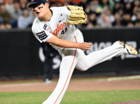 '[뉴스]한화만 그러겠나? KBO 투수들 제구력 역대 최악! 관전 피로도 급상승...한미일 ‥ 뉴스기사 썸네일