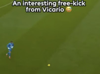 '[뉴스][오피셜]리그가 선수를 조롱했다, 토트넘 GK 실수에 “흥미롭네“+능욕 이모티콘..‥ 뉴스기사 썸네일