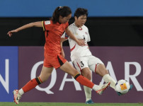 '[뉴스]'0-2→2-2 잘 따라잡았는데…' 中 눈물 펑펑, 北 '‥ 뉴스기사 썸네일