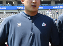 '[뉴스]불법 도박 논란에도, 이래서 바로 불러올렸구나...롯데 김세민, 감격의 데뷔 첫 안‥ 뉴스기사 썸네일