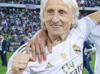 '[뉴스]불혹에도 은퇴 없다...'백발노인' 될 때까지 뛸 예정, “나이 ‥ 뉴스기사 썸네일