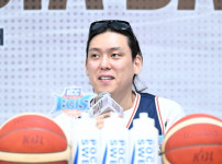 '[뉴스][챔프전 미디어데이] "따뜻해지면 몸도 안 아파요" 봄을 사랑하는‥ 뉴스기사 썸네일