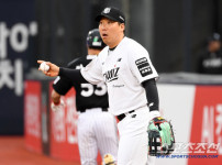 '[뉴스]'확신의 비디오 판독' 천성호 잡아내고 미소 지은 김현수,  ‥ 뉴스기사 썸네일