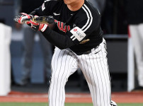 '[뉴스]LG '캡틴' 오지환, 엉덩이 근육 불편감으로 교체… “선수 보호‥ 뉴스기사 썸네일