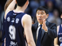 '[뉴스][KBL PO] ‘정관장 나와!’ DB 압도하며 4강 PO 오른 KCC... 이상민‥ 뉴스기사 썸네일