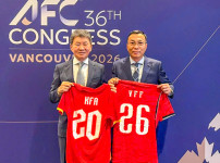 '[뉴스][오피셜]'깜짝뉴스' 운명의 이사회 앞둔 정몽규 캐나다行,  ‥ 뉴스기사 썸네일