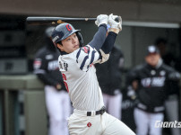 '[뉴스]2루가 비었다고? 부산의 '태양' 뜬다! LG 토종 에이스 상대로‥ 뉴스기사 썸네일