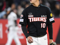 '[뉴스]“행운의 투수, 잘 던질 때 됐다“던 사령탑 미소 얼어붙었다…'3G 연속&‥ 뉴스기사 썸네일