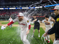 '[뉴스]'1위-1위-1위' KIA도 충격, ML과 쩐의 전쟁 걱정해야 하‥ 뉴스기사 썸네일
