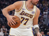 '[뉴스]LAL 우승 도전 빨간불? 슈퍼 에이스 돈치치 회복이 느리다→1티어 피셜 "‥ 뉴스기사 썸네일