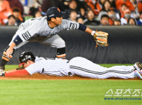 '[뉴스]'안타였는데 이닝 종료' 3루·2루 동시 아웃...두 감독 동시 ‥ 뉴스기사 썸네일