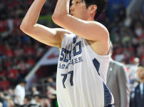 '[뉴스][KBL PO] 3&D 가치 증명! 핸들러 봉쇄→결정적 3점슛 소노 살림꾼의 미소 ‥ 뉴스기사 썸네일