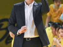 '[뉴스][W챔프] 100% 우승 확률을 노리는 KB 김완수 감독 뉴스기사 썸네일