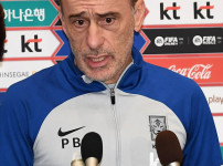 '[뉴스]대충격! 월드컵 직전인데 '파격 경질'→홍명보호 상대 패배 후 &‥ 뉴스기사 썸네일