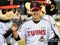 '[뉴스]'1점 차에도 웃어?' 10경기 연속 무실점 세이브...LG 뒷문‥ 뉴스기사 썸네일