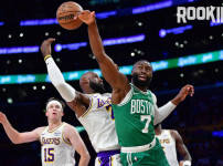 '[뉴스]돈치치-르브론-리브스 동반 출격에도 득점 빈공... LAL, NBA 최대 라이벌 더‥ 뉴스기사 썸네일