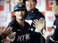 '[뉴스]'5월 월간 타율 0.484' 36세 왕조 유격수 → 4번째 반지‥ 뉴스기사 썸네일