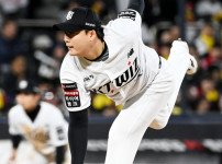 '[뉴스]“정말 미치겠다“…이강철 감독, 하소연한 이유→“불펜 불질러도 승리하면 되지만“ 뉴스기사 썸네일