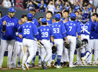 '[뉴스]7연승→7연패→8연승 일부러 이러는 건가요? 삼성발 태풍, 야구판 제대로 뒤흔든다 뉴스기사 썸네일