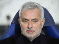 '[뉴스]대반전! 후임 후보 아모림? 무리뉴의 생각은 달랐다...“내 결정은 내가 해, 벤피‥ 뉴스기사 썸네일