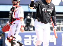 '[뉴스]아직 4월인데 미리 보는 한국시리즈? KT-LG 대충돌, 왜 설레발이 아닌가 뉴스기사 썸네일