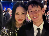 '[뉴스]'LA 컬처퀸과 찰칵' 손흥민, 톰 행크스-패리스 힐튼-알리샤 키‥ 뉴스기사 썸네일