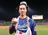 '[뉴스]“팬들이 원하신다면…“ 생애 첫 홈런이 끝내기, 대만 24세 타자의 경기 후 파격 ‥ 뉴스기사 썸네일